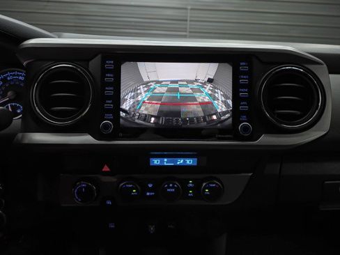 Used 2021 Toyota Tacoma SR5 AWD/4WD image 27