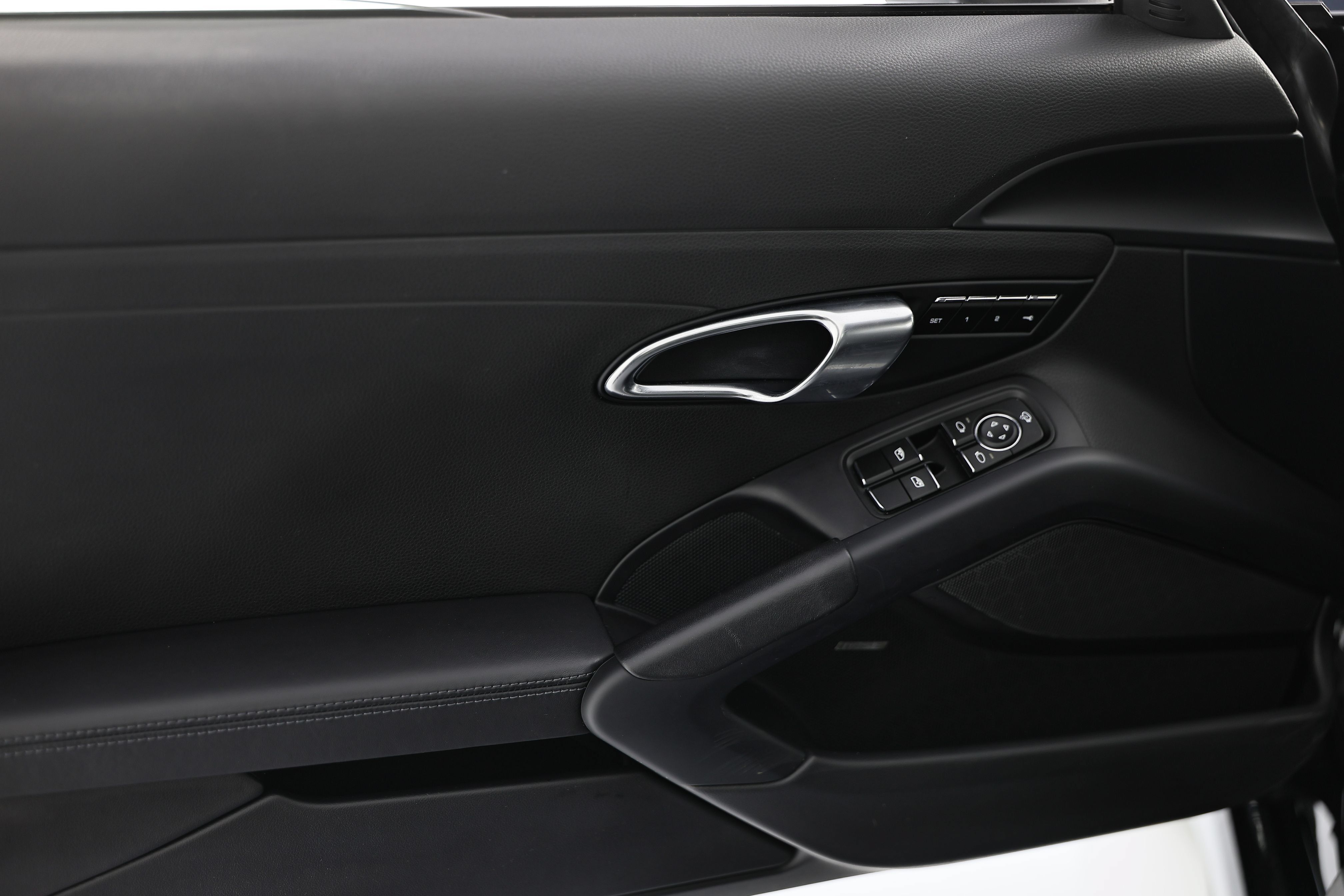 Certified 2024 Porsche 718 Cayman S RWD image 21