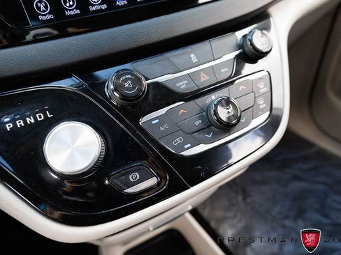 Used 2017 Chrysler Pacifica Touring image 28