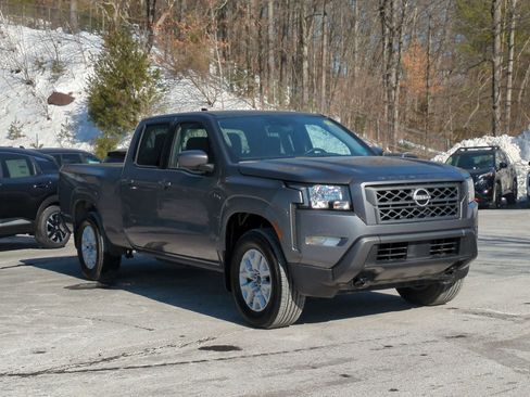 Used 2023 Nissan Frontier SV w/ Technology Package image 3