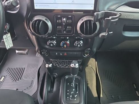 Used 2016 Jeep Wrangler Unlimited Sport w/ Quick Order Package 24S AWD/4WD image 16