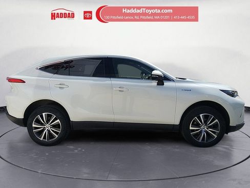 Used 2021 Toyota Venza LE AWD/4WD image 7