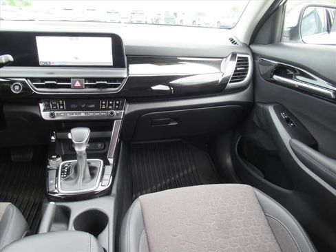 Used 2024 Kia Seltos S FWD image 14