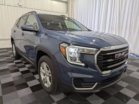 Used 2024 GMC Terrain SLE w/ Driver Convenience Package AWD/4WD image 5