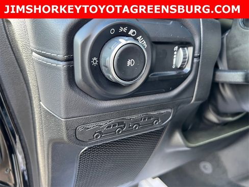 Used 2025 Jeep Wrangler Unlimited Rubicon w/ Convenience Group image 16