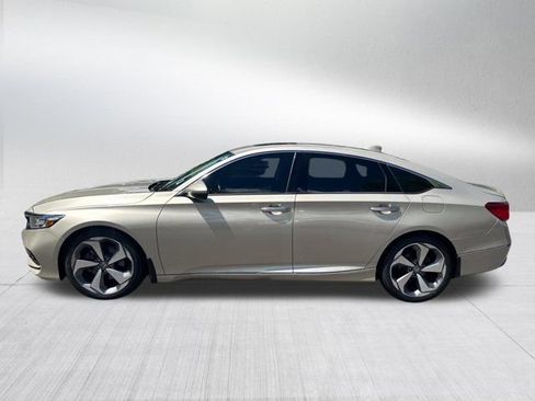 Used 2019 Honda Accord Touring image 9