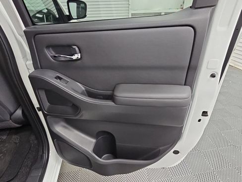 Used 2022 Nissan Frontier SV RWD image 33