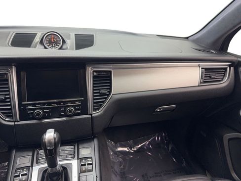 Used 2015 Porsche Macan Turbo image 53