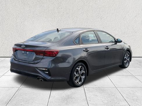Used 2021 Kia Forte LXS FWD image 3