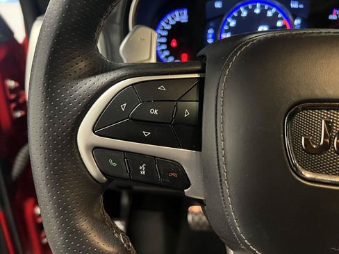 Used 2018 Jeep Grand Cherokee Trackhawk AWD/4WD image 13