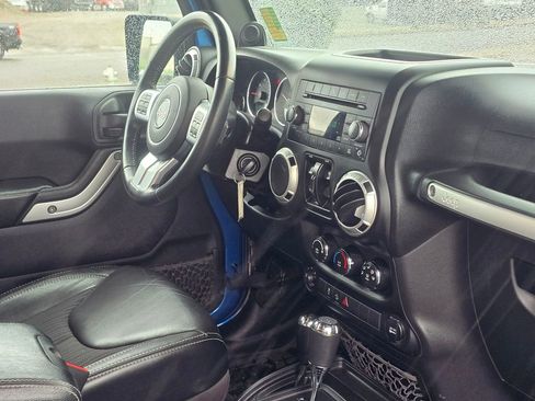 Used 2014 Jeep Wrangler Unlimited Sport AWD/4WD image 15