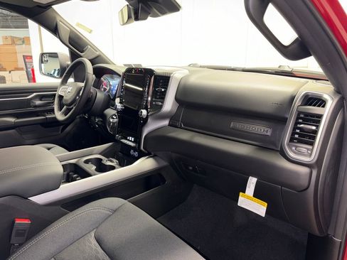 New 2026 RAM 1500 4x4 Crew Cab image 30