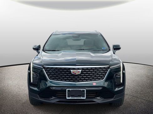 Used 2024 Cadillac XT4 Premium Luxury w/ Technology Package AWD/4WD image 8
