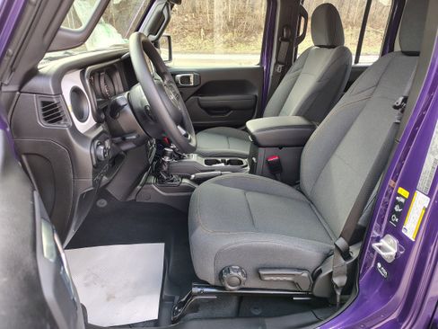 New 2026 Jeep Gladiator Sport image 11