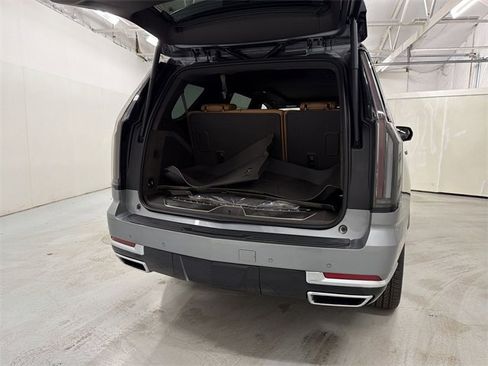 New 2026 Cadillac Escalade Luxury w/ Touring Package image 27