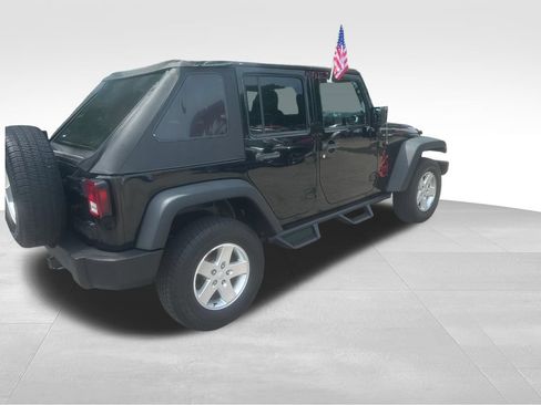 Used 2014 Jeep Wrangler Unlimited Rubicon w/ Connectivity Group AWD/4WD image 23