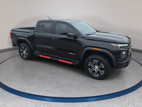 Used 2023 GMC Canyon AT4 w/ AT4 Premium Package AWD/4WD image 3