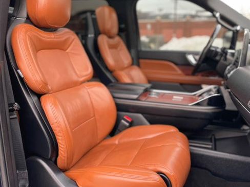 Used 2021 Lincoln Navigator L Reserve w/ Luxury Package image 35