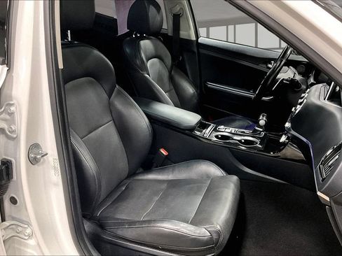 Used 2018 Kia Stinger Premium AWD/4WD image 29