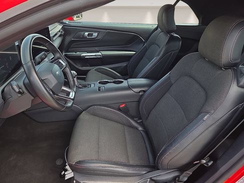 Used 2024 Ford Mustang Convertible RWD image 12