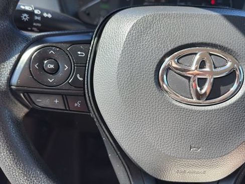Used 2025 Toyota Corolla LE FWD image 14