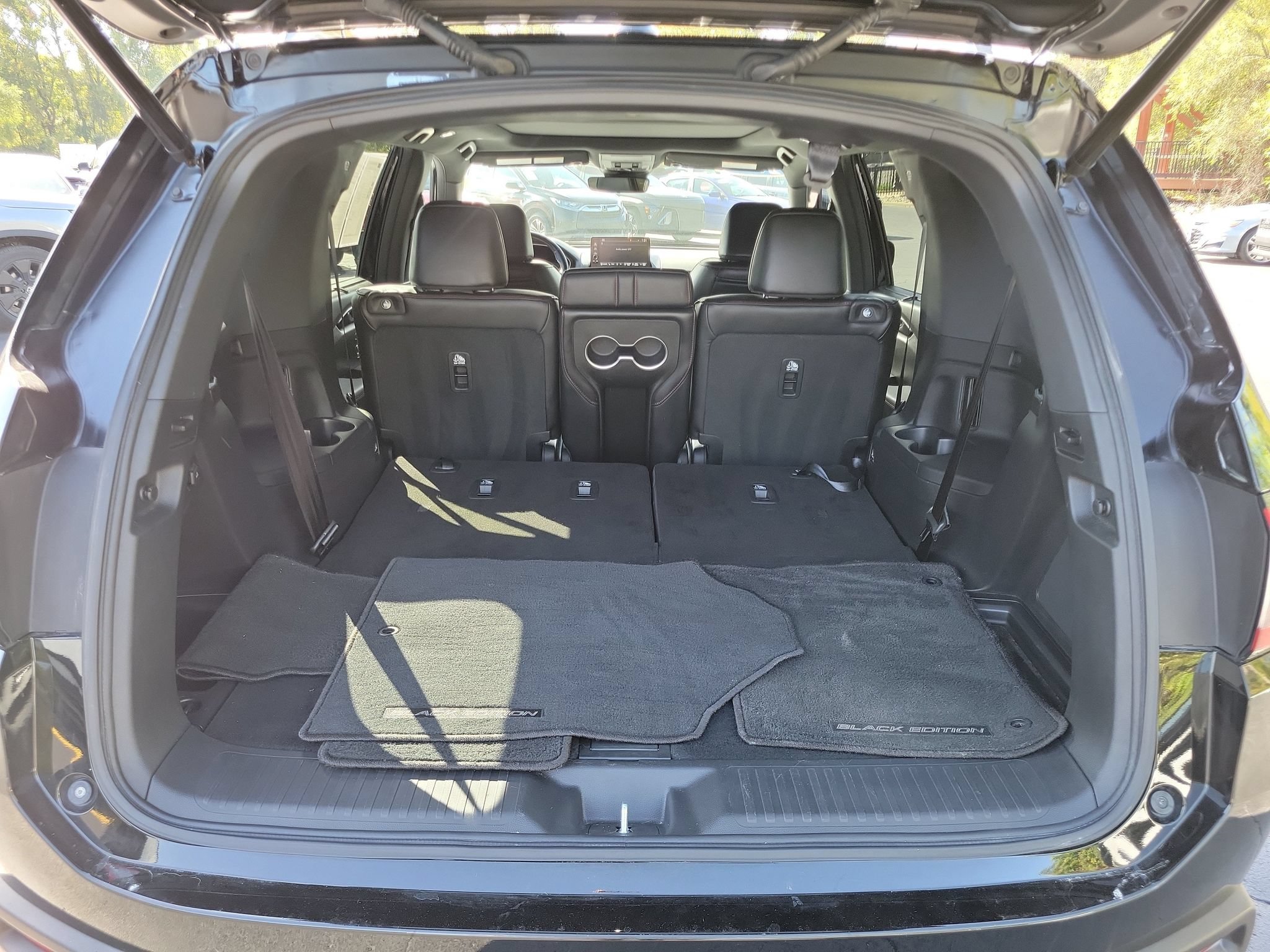 Used 2025 Honda Pilot Black Edition image 30