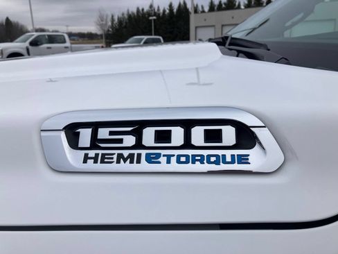 Used 2024 RAM 1500 Limited AWD/4WD image 2