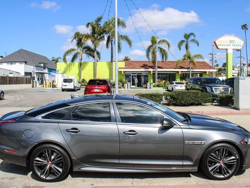 Used 2019 Jaguar XJ Supercharged image 7