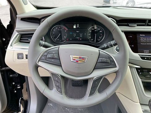 New 2025 Cadillac XT5 Premium Luxury image 11