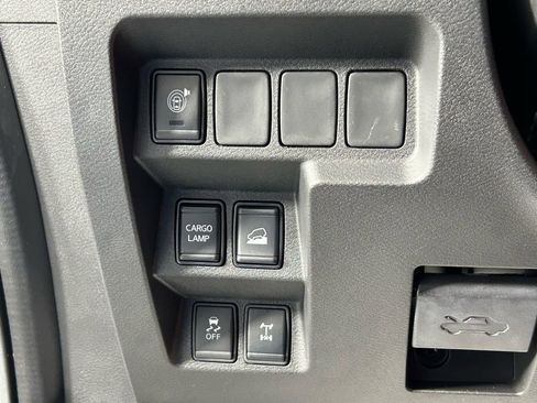 Used 2025 Nissan Frontier PRO-4X image 31