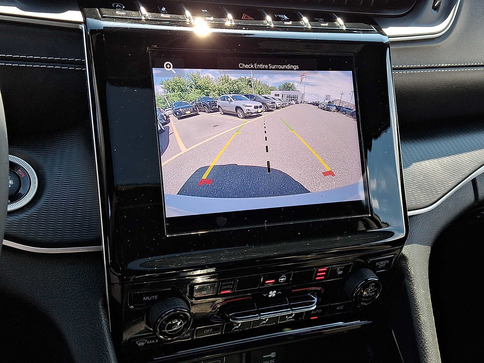 Used 2023 Jeep Grand Cherokee L Laredo AWD/4WD image 21