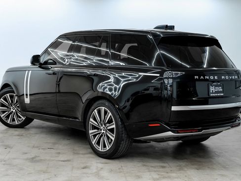 Used 2023 Land Rover Range Rover Autobiography image 11