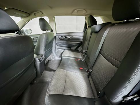 Used 2020 Nissan Rogue S FWD image 26