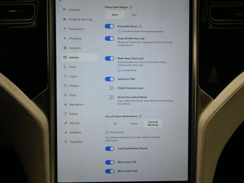 Used 2017 Tesla Model X 90D image 31