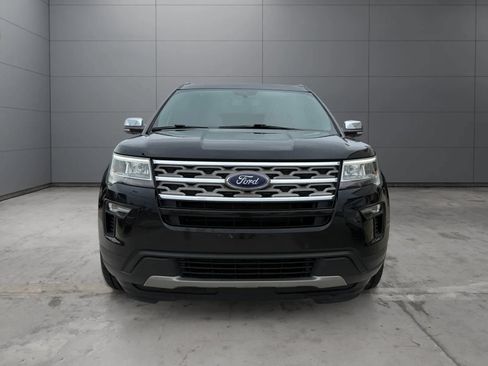 Used 2019 Ford Explorer XLT w/ Equipment Group 202A AWD/4WD image 3