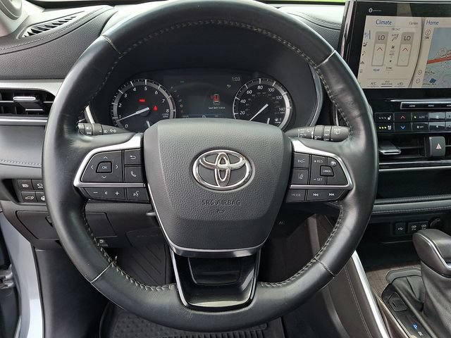 Used 2021 Toyota Highlander Platinum AWD/4WD image 17