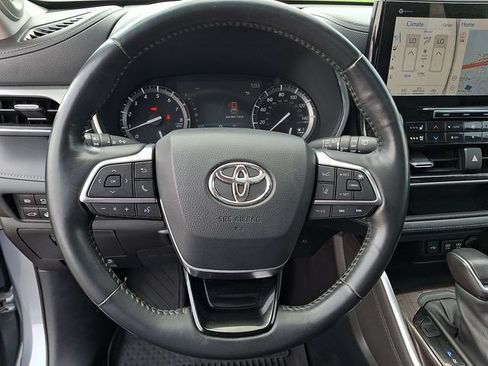 Used 2021 Toyota Highlander Platinum AWD/4WD image 17