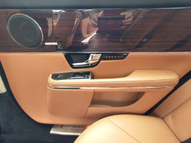 Used 2011 Jaguar XJ L RWD image 53