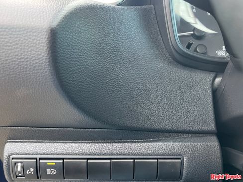 Certified 2025 Toyota Corolla SE FWD image 32