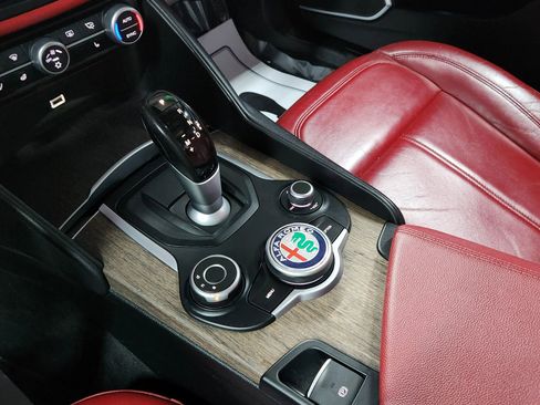 Used 2017 Alfa Romeo Giulia Ti image 35