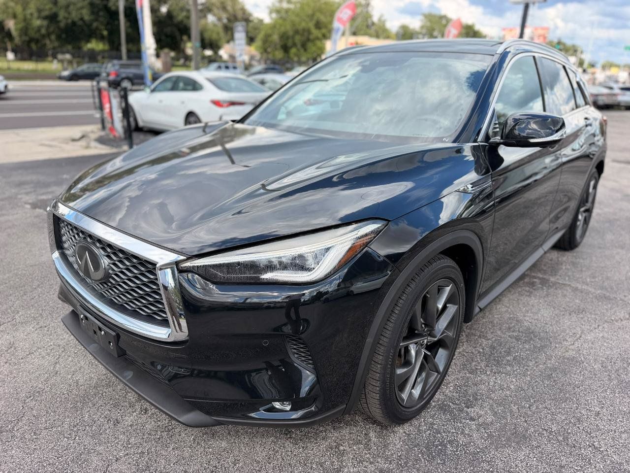 Used 2019 INFINITI QX50 Essential w/ Sensory Package AWD/4WD image 2