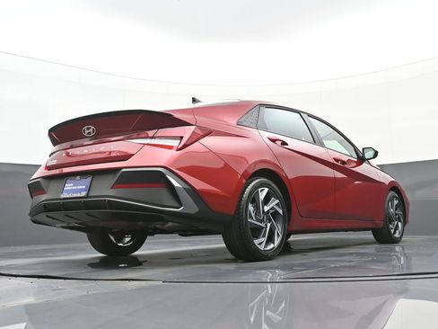 Certified 2025 Hyundai Elantra Sport image 45
