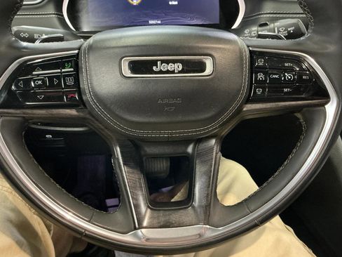 Used 2023 Jeep Grand Cherokee L Overland AWD/4WD image 17