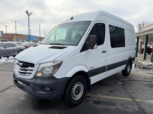Used 2016 Freightliner Sprinter 2500 RWD image 7