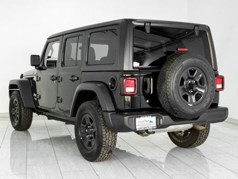 Used 2018 Jeep Wrangler Unlimited Sport image 8