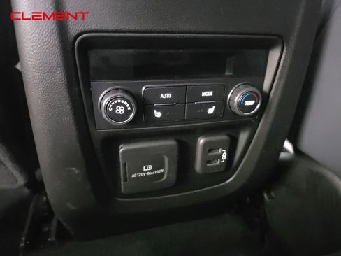 Used 2024 Buick Enclave Premium image 32