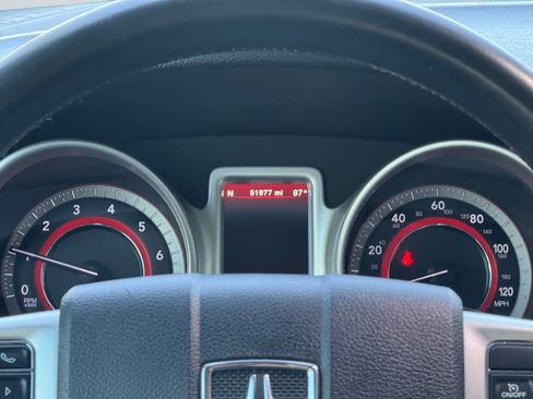 Used 2019 Dodge Journey SE image 11