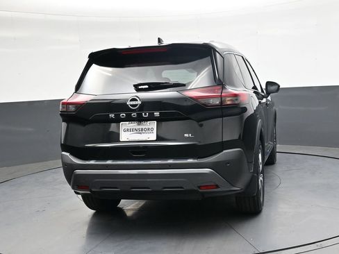 Used 2023 Nissan Rogue SL w/ SL Premium Package FWD image 5