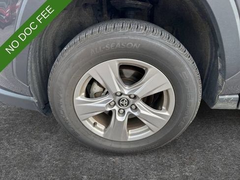 Used 2025 Toyota RAV4 XLE AWD/4WD image 9