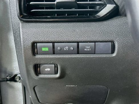 Used 2021 Nissan Sentra SR w/ Lighting Package FWD image 22